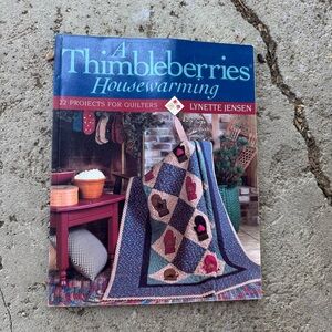 A Thimbleberries Housewarming Quilting Book VTG 2000